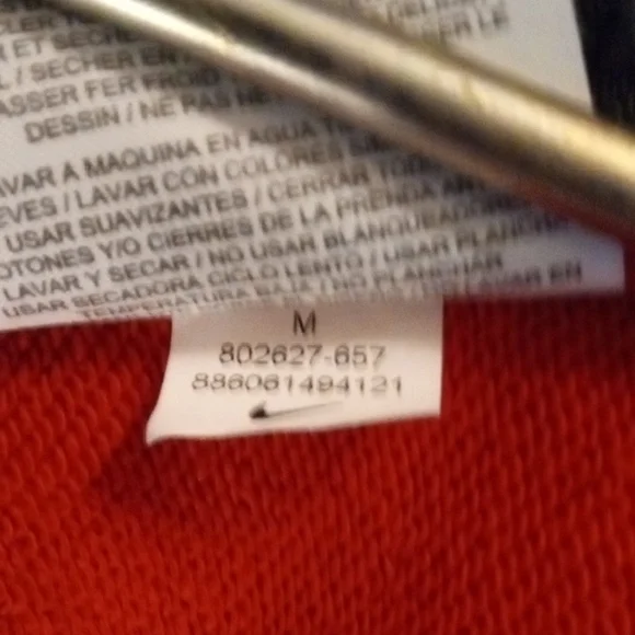 Red NIKE 1992 Graphic Sweatshirt - Picture 13 of 14